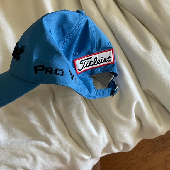 Titleist blue golf hat. Like new condition. - Picture 3 of 4